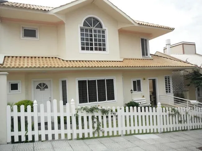 Quarto em Acomodações Particulares Familyhome Florianópolis Brasil